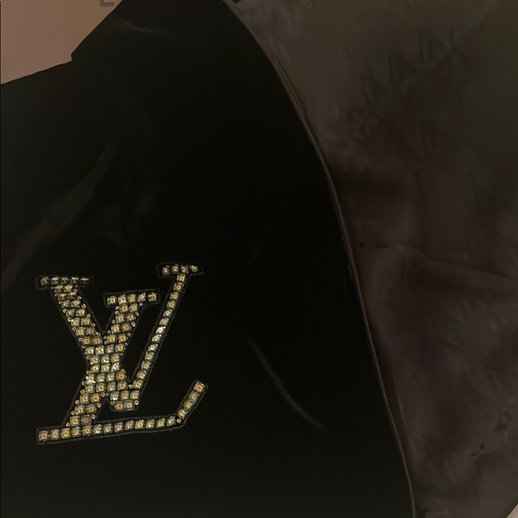 Louis Vuitton Black Velvet Scarf with Iconic LV Logo Rhinestones Silk backside - Picture 10 of 13